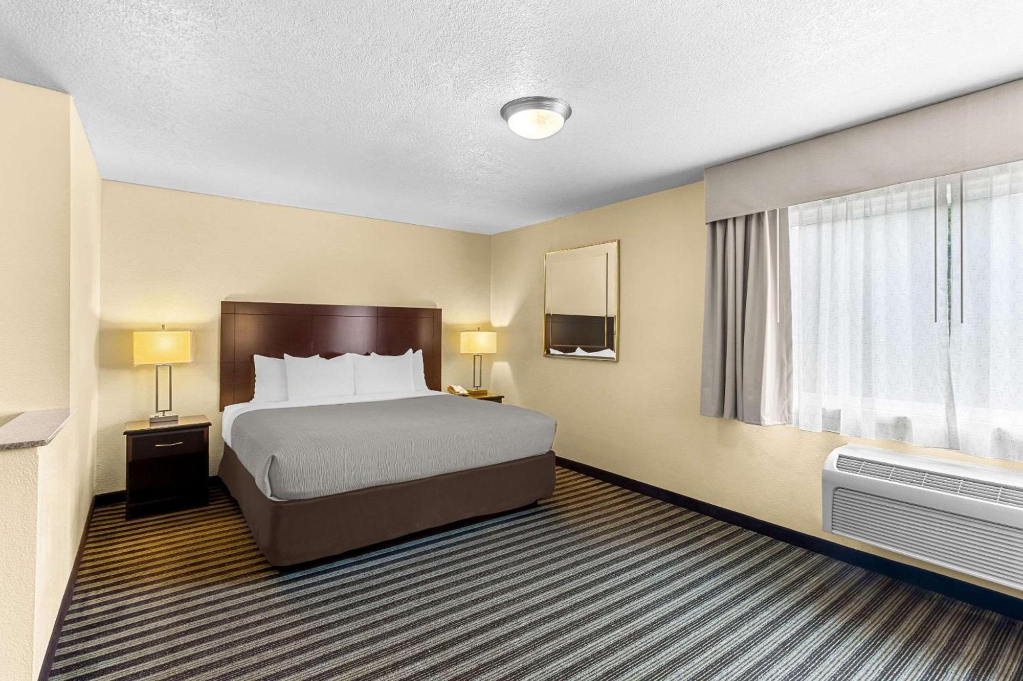 Quality Inn & Suites Vancouver - Hazel Dell Exterior foto