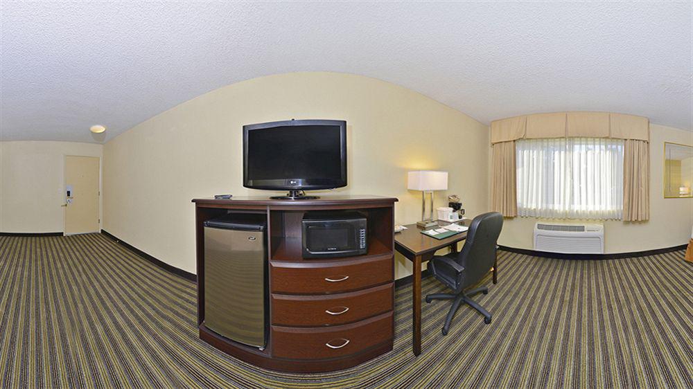 Quality Inn & Suites Vancouver - Hazel Dell Exterior foto